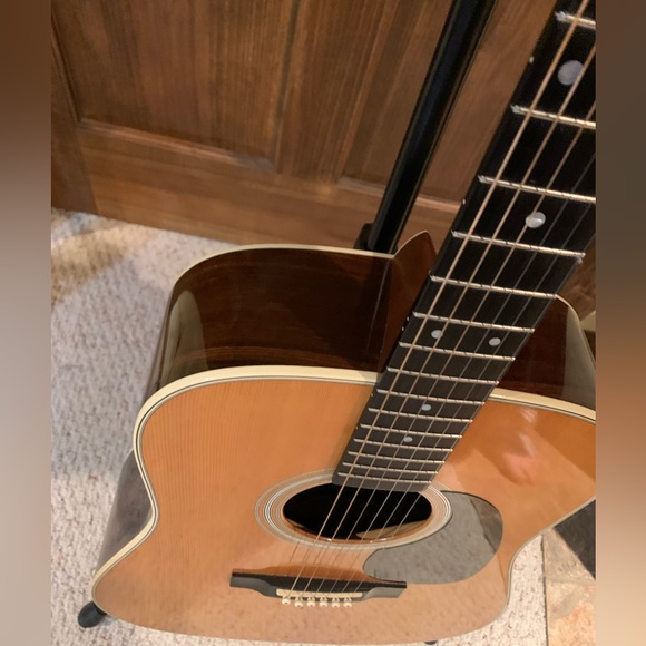 2002 Martin D-28 Six String Acoustic Electric Guitar with case - Picture 6 of 14